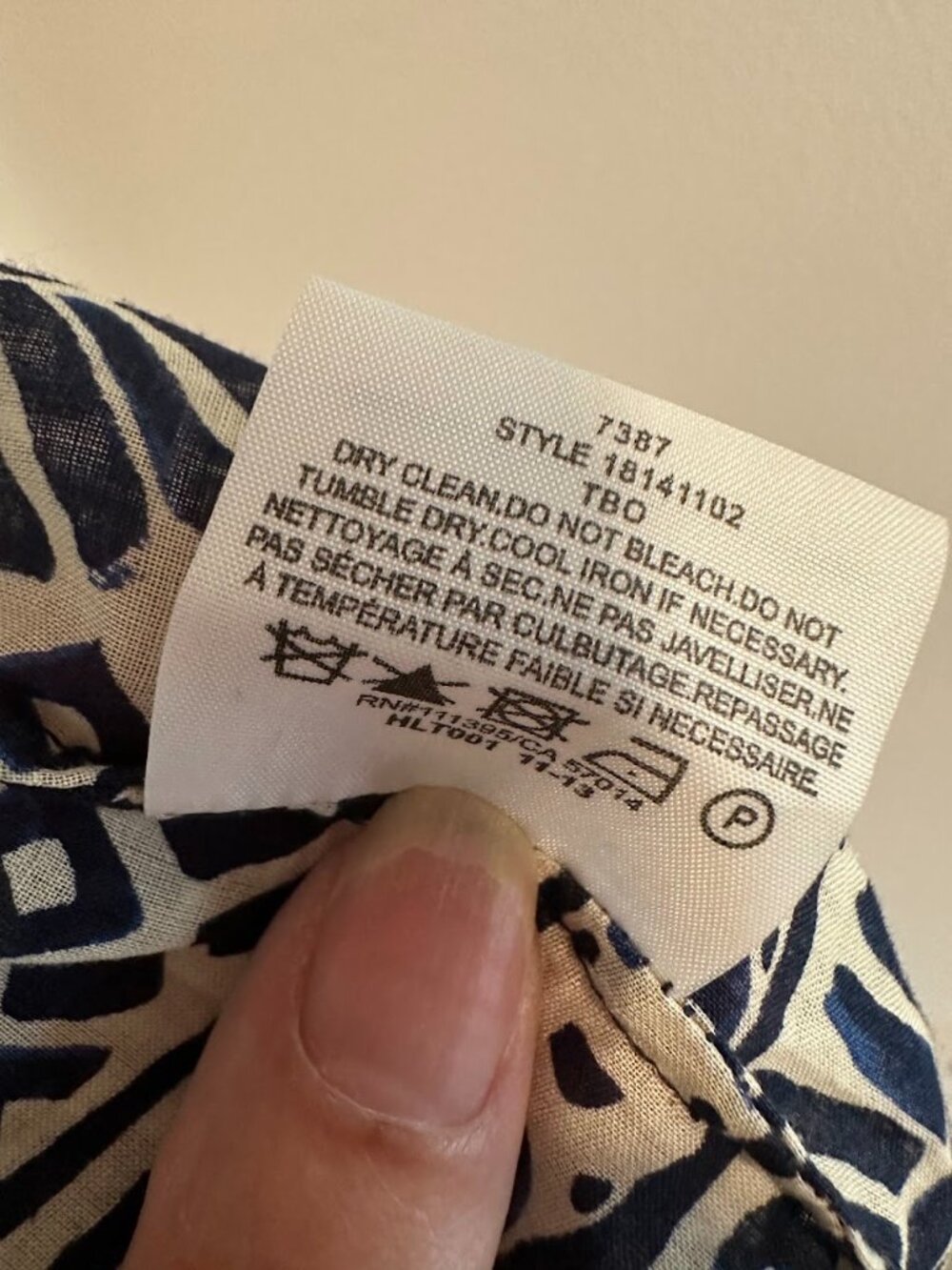 Tory Burch Cotton Geometric Print Button-Down Shirt Long Sleeve Navy Cream. 10 - Picture 6 of 7